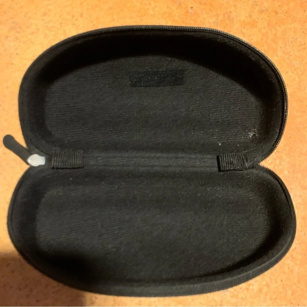 TOREGE  SPORT Sunglasses Case Zip-up Hard Clamshell Holder